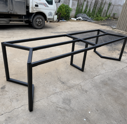BÀN HỌP LỚN 120x3m CHÂN SẮT TẠO KIỂU